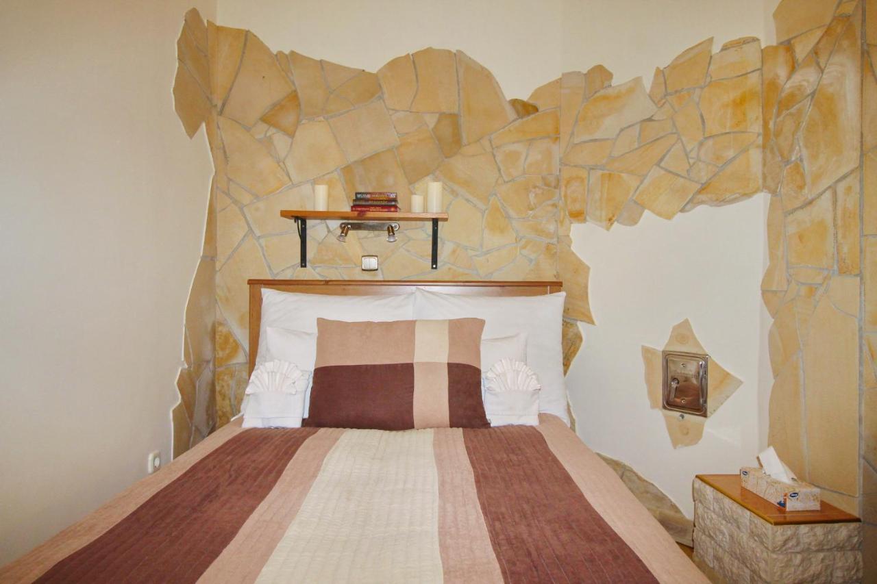 Cosy Castle Apartment Boedapest Buitenkant foto