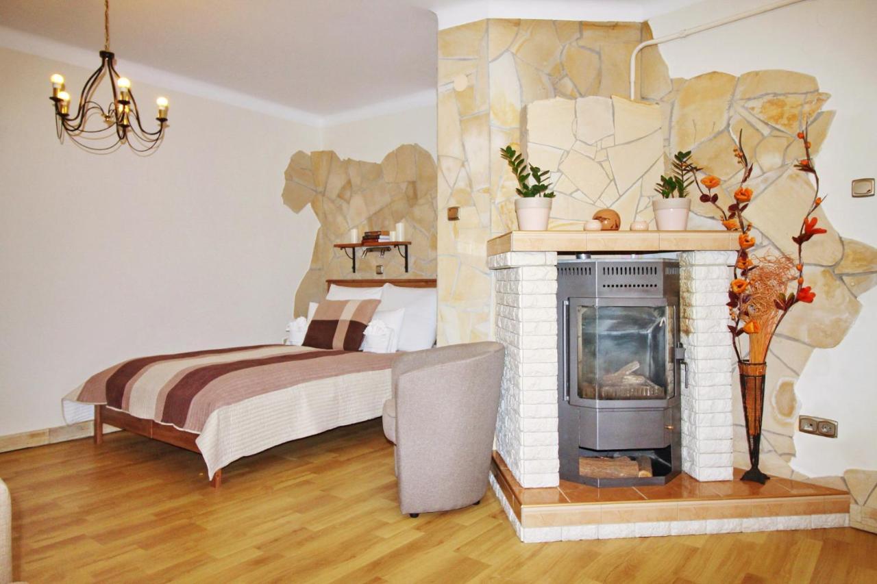 Cosy Castle Apartment Boedapest Buitenkant foto