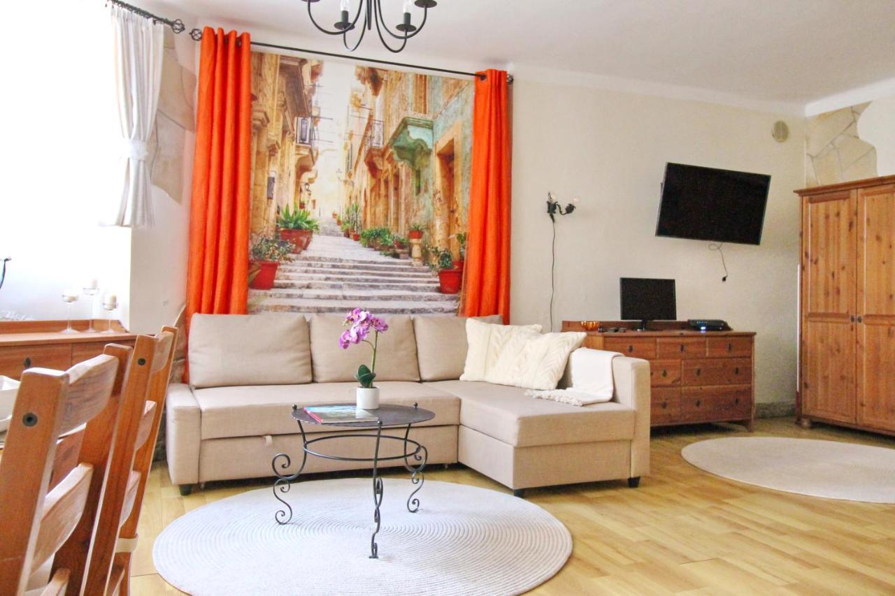 Cosy Castle Apartment Boedapest Buitenkant foto