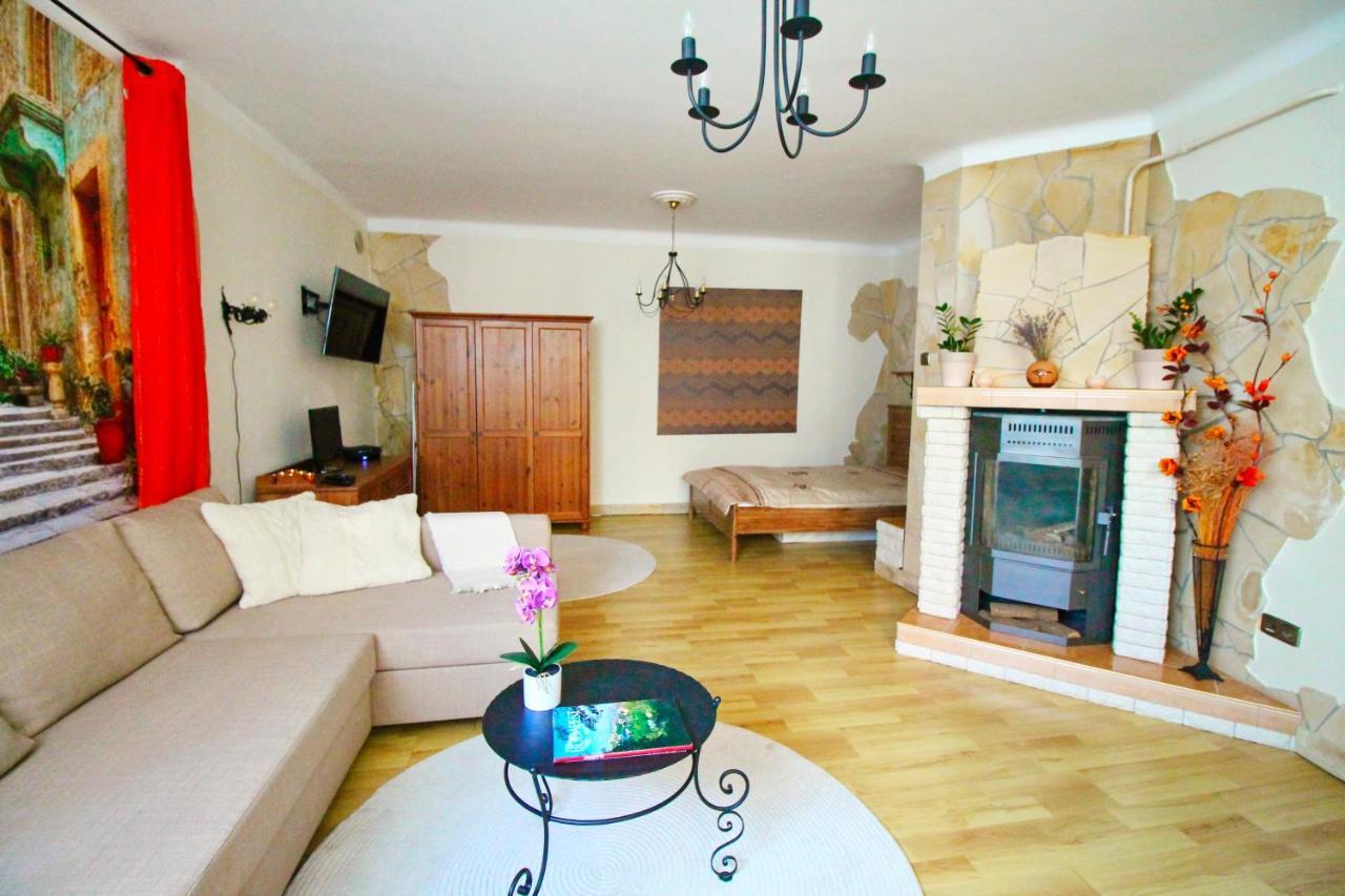 Cosy Castle Apartment Boedapest Buitenkant foto
