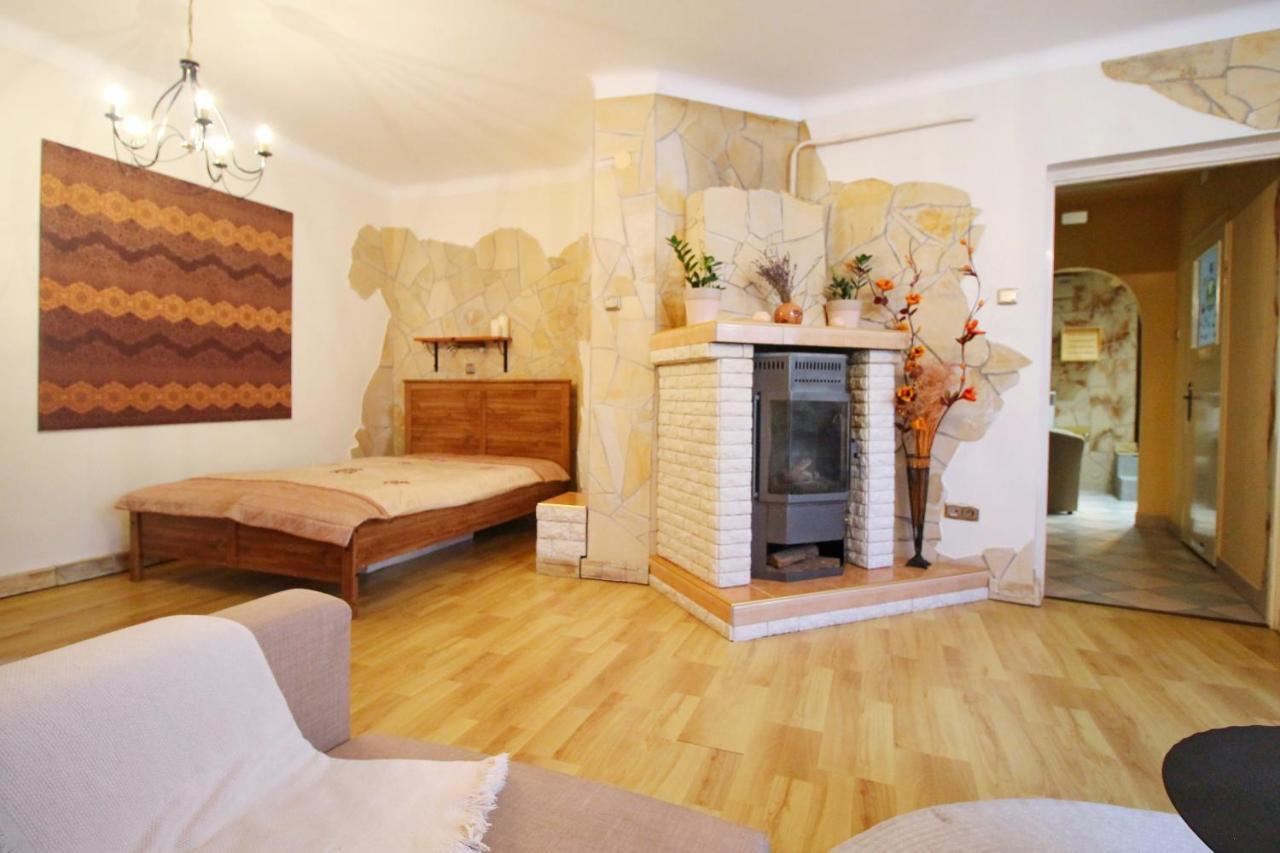 Cosy Castle Apartment Boedapest Buitenkant foto