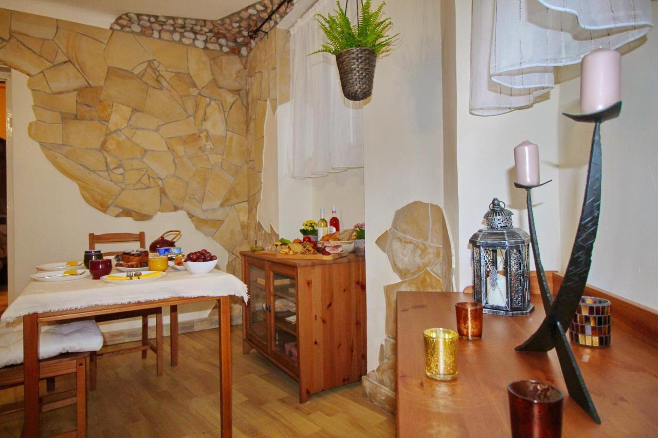 Cosy Castle Apartment Boedapest Buitenkant foto